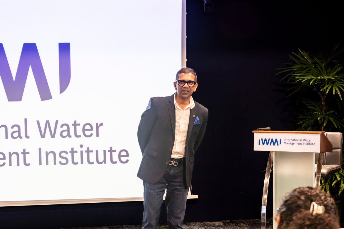 IWMI_'s tweet photo. 💧 IWMI works to shape the future of water, and that includes investing in the people who will carry this work forward. Through #BuildingALifeInSriLanka, early-career colleagues gain perspectives to navigate careers, choices, and opportunities with purpose. https://t.co/fk3oJTsKeD
