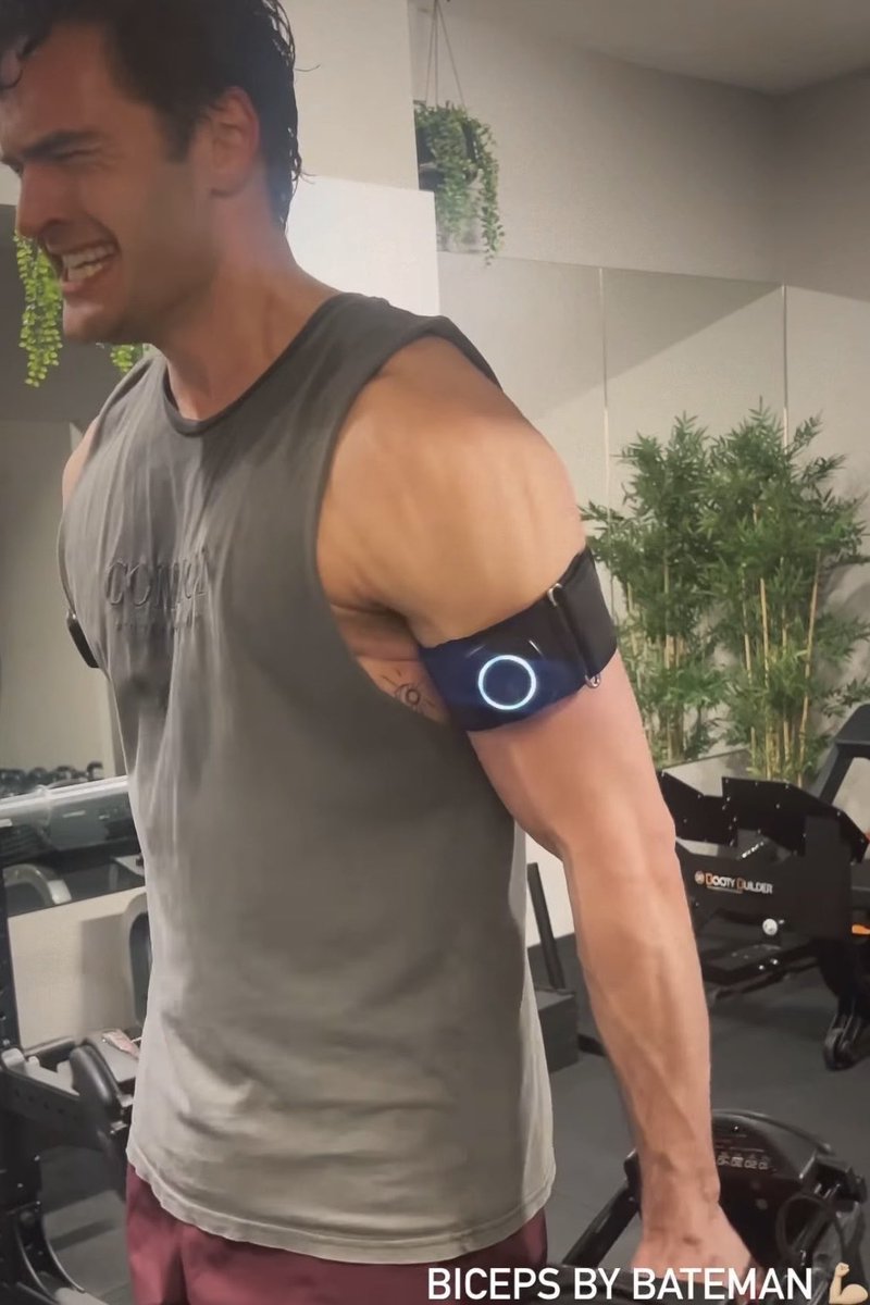 oliveilysm's tweet photo. he’s so hot i cannot take it, someone hand me a mini portable fan ty also his buttons undone? yea i’m down https://t.co/wFqEOF9KWw