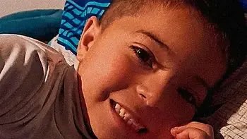 gabrielediego's tweet photo. Alerta Sofía en La Plata. Su mamá se lo llevó del colegio a pesar de que su papá tiene la custodia completa. Donato Zappoli es intensamente buscado desde ayer cuando fue retirado del jardín del Colegio Nacional. https://t.co/J8yitPJ5eb