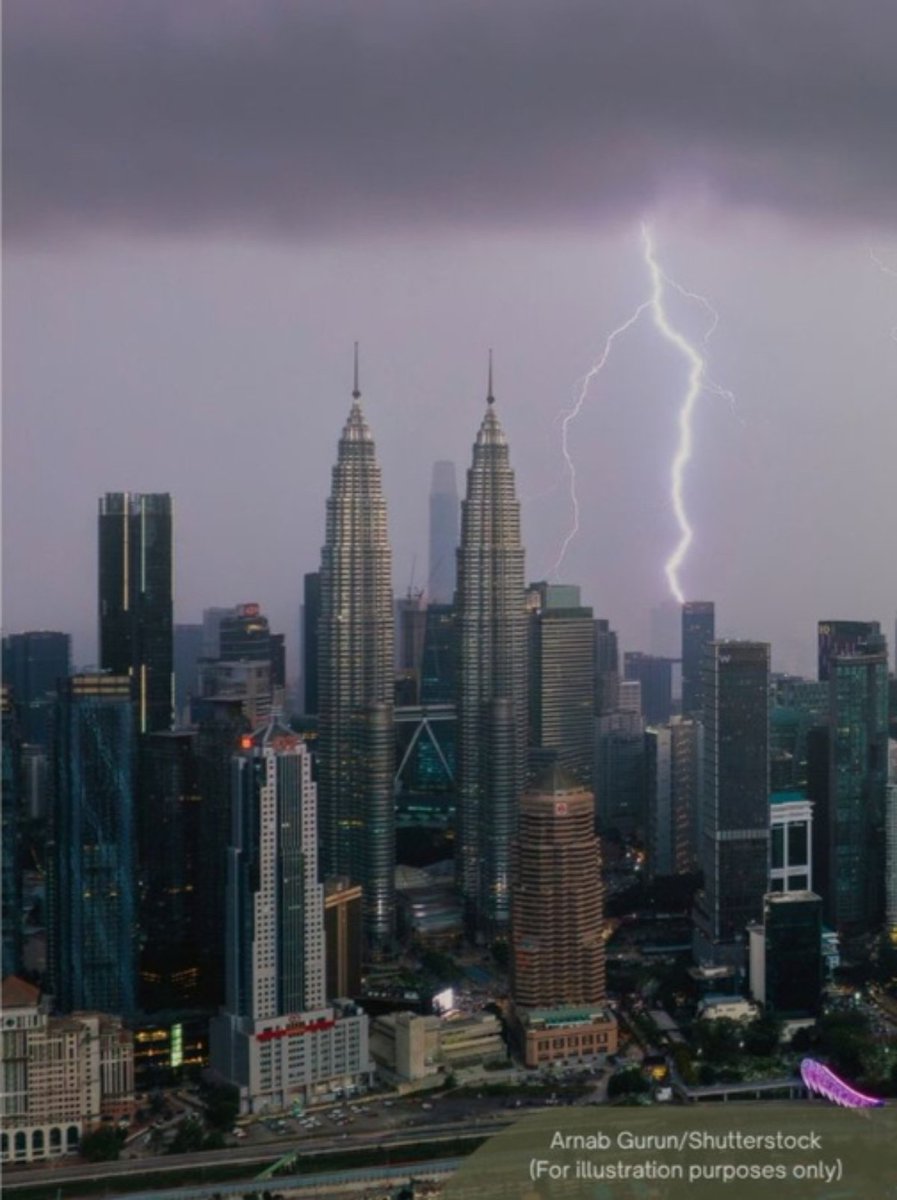 NewsBFM's tweet photo. The monsoon transition phase is expected to begin on Oct 9 and continue until the end of the month, bringing thunderstorms, heavy rain and strong winds that could cause flash floods.

MetMalaysia said the weather is expected to mainly affect western and inland parts of the peninsula, as well as western Sabah and Sarawak.

It added that transboundary haze will gradually ease as wind directions change following the end of the Southwest Monsoon.