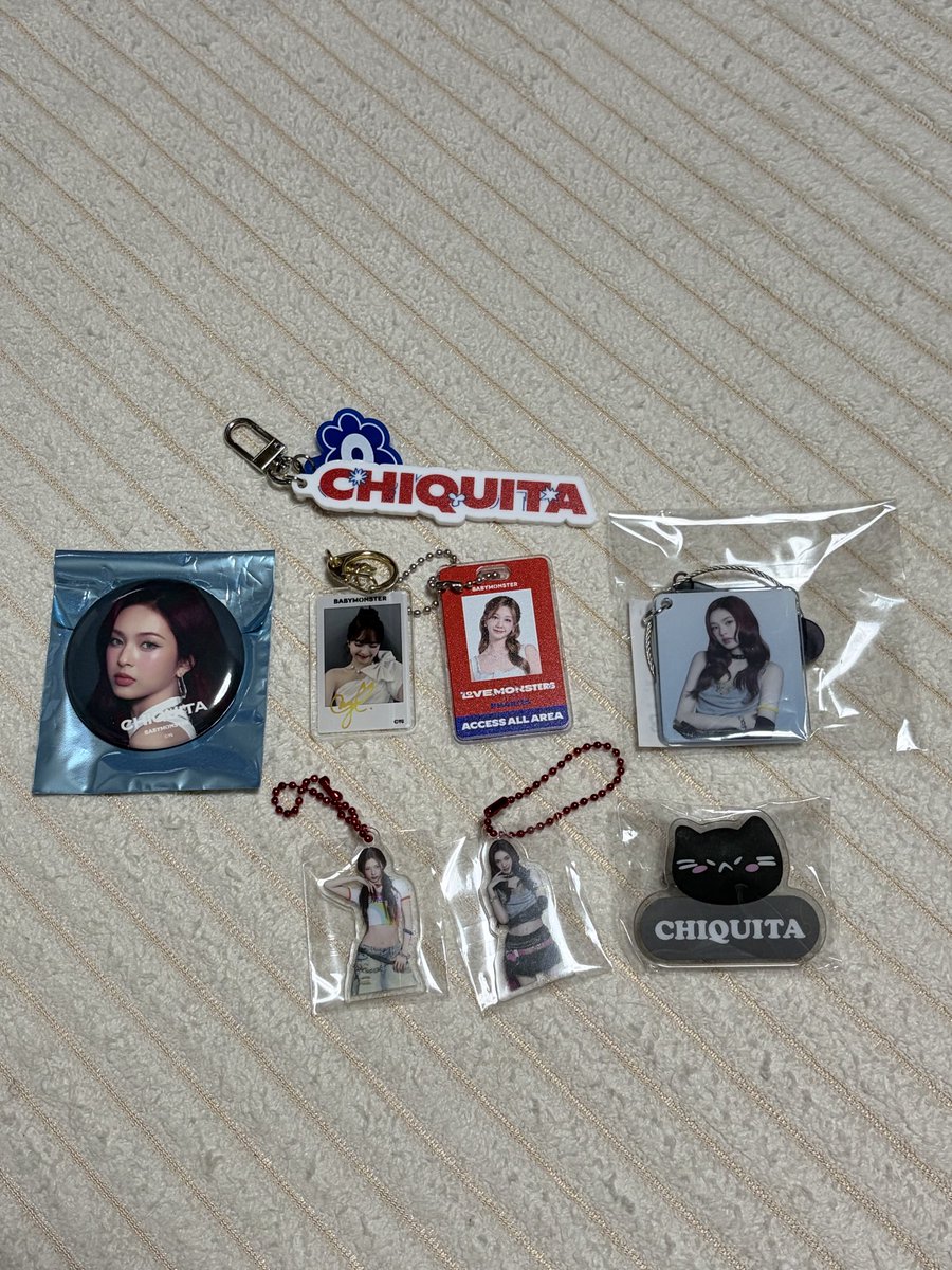pj__oh05's tweet photo. BABYMONSTER買取&amp;交換

譲:写真のもの

求:買取＞交換
買取は400円〜　希望額に沿います
アサ、ロラ(過去のものなんでも検討します)

#BABYMONSTER #BABYMONSTER交換 https://t.co/5iBcCevWbB