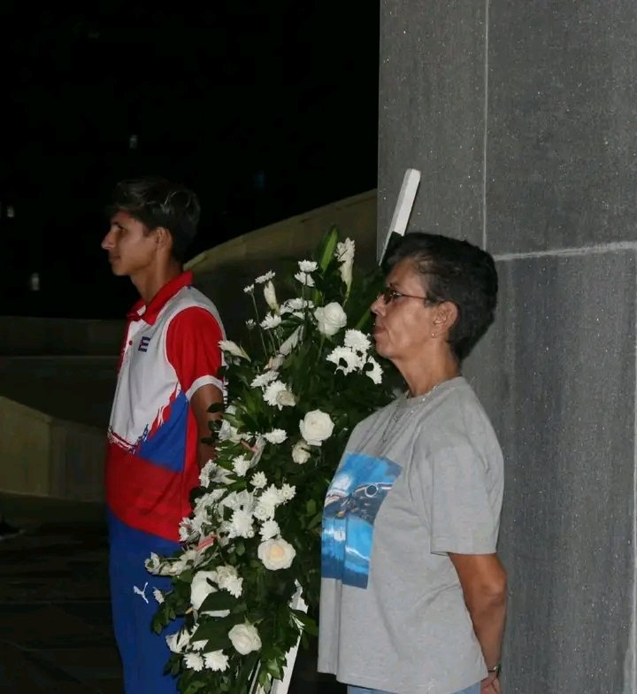 DrMoraMartin1's tweet photo. Nadie puede imaginar el dolor de las familias de los mártires de Barbados, víctimas del terrorismo de Estado y de las más crueles intenciones contra el pueblo de #Cuba. Exigimos justicia, #TenemosMemoria. 

#CubaNoEsUnaAmenaza https://t.co/ilH1TalPka