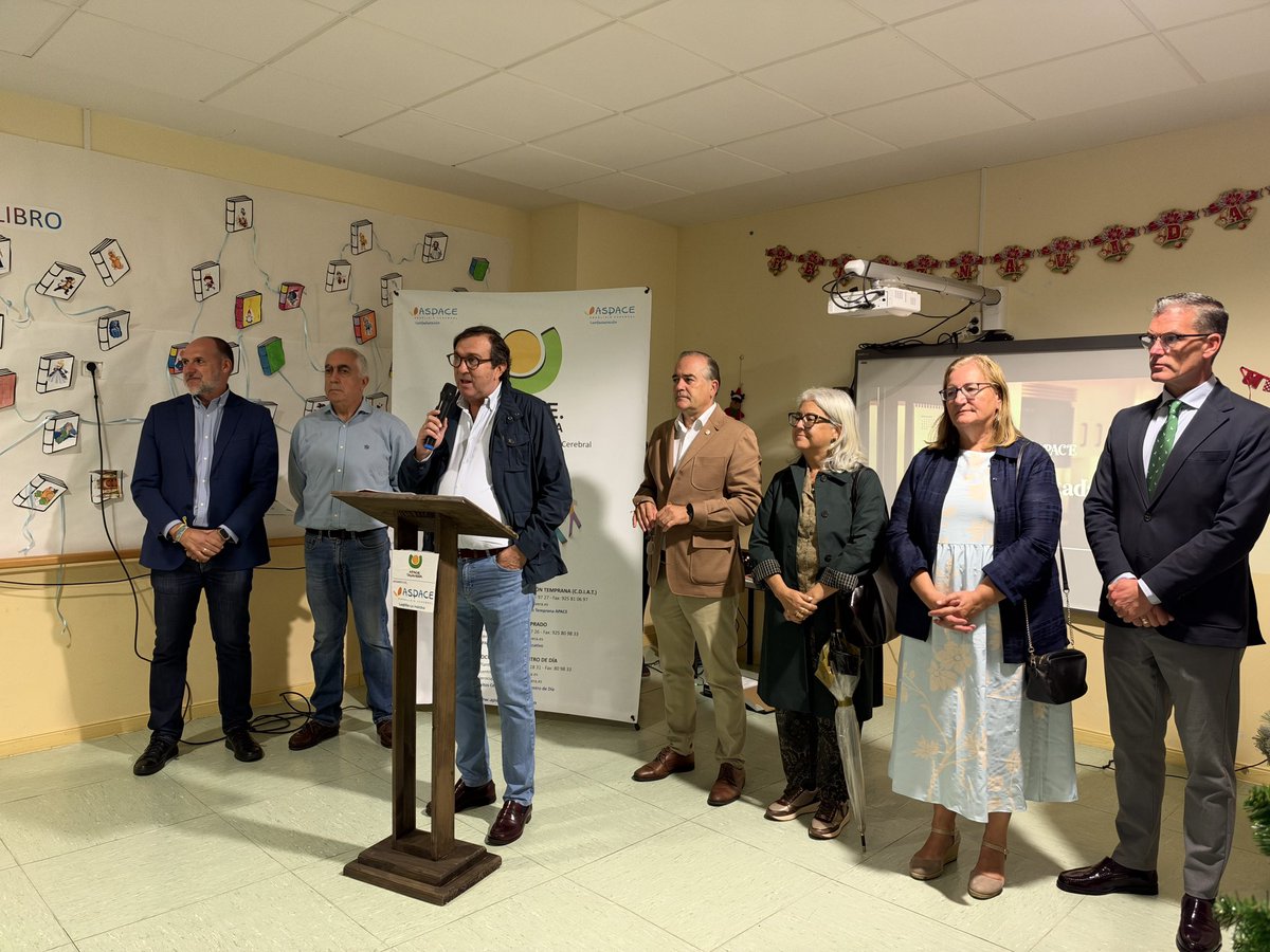 TalaveraAyto's tweet photo. Gregorio destaca la labor de APACE Talavera en el Día Mundial de la Parálisis Cerebral

👉https://t.co/ohRpsONIOu https://t.co/2wugSd1nte
