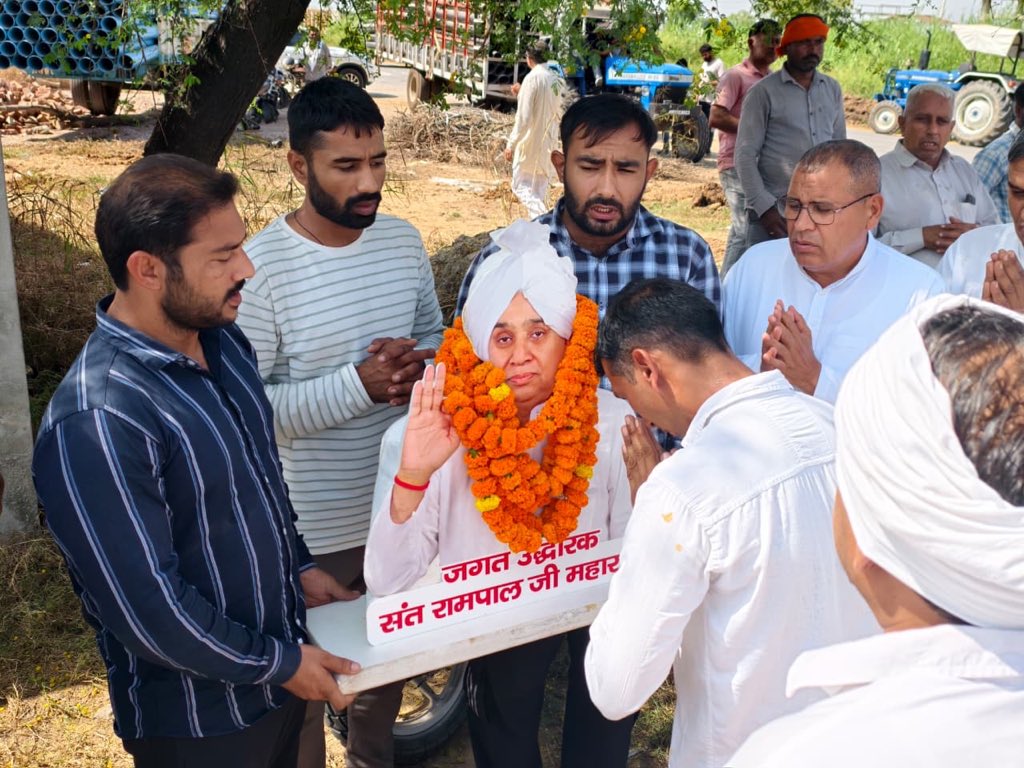 SaintRampalJiM's tweet photo. गाँव देपल जिला हांसी में 9000 फुट पाइप व 5 मोटर से पानी की निकासी होगी। https://t.co/W53NLFff0R