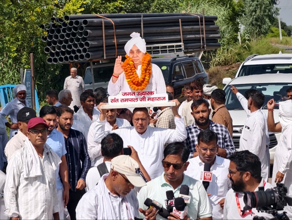 SaintRampalJiM's tweet photo. गाँव देपल जिला हांसी में 9000 फुट पाइप व 5 मोटर से पानी की निकासी होगी। https://t.co/W53NLFff0R