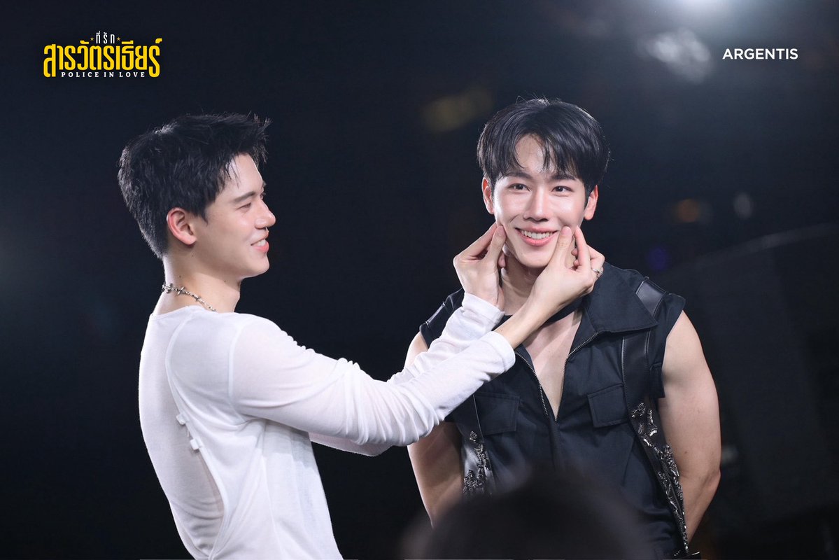 xxxwpxxx_'s tweet photo. บีบแก้มอฟช. ตากล้องแชะโหด เสรีจิ้นให้เป็นจริง https://t.co/rTNmvvks4B