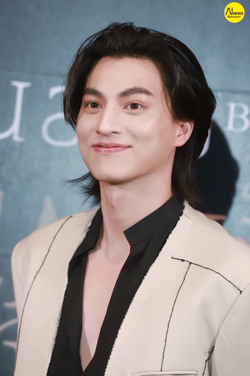 AllNews_th's tweet photo. “กลัฟ คณาวุฒิ” ช่วงสัมภาษณ์ก่อนงาน "ตะวันลวง Beneath The Lies Premiere Night with Gulf &amp; Kao"

GULF NEW DRAMA

#ตะวันลวงPremiereNight
#GulfKanawut
#กลัฟคณาวุฒิ
#วันนี้มีตะวันลวง https://t.co/JWqnXGqn8X