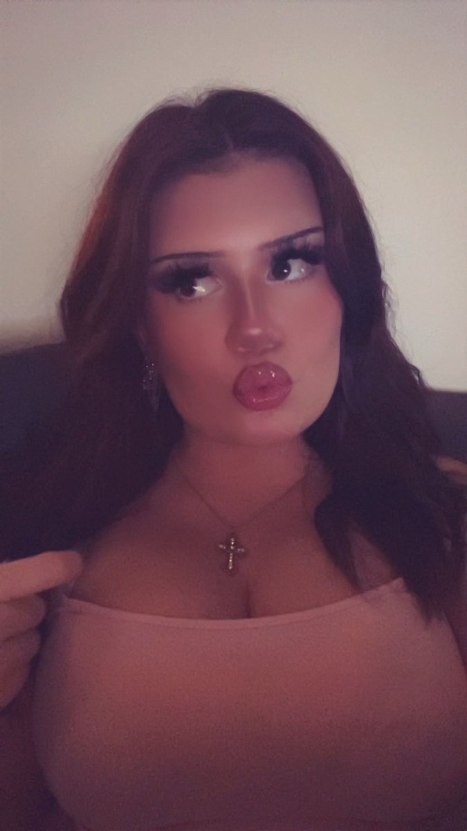 LisaLyxswe's tweet photo. Första inlägget här! Ställ mig gärna några busiga frågor? 💕😘 https://t.co/hGRFeeqrpI