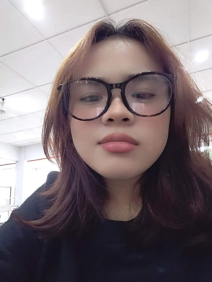 msjssjak's tweet photo. hair is fucking dry https://t.co/D53uOWE2ie
