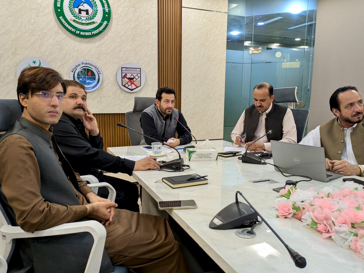 relief_rrsd's tweet photo. موسمِ سرما میں ہنگامی صورتحال سے نمٹنے اور ضلعی تیاریوں کو مؤثر بنانے کے لیے اہم پیش رفت

سیکرٹری ریلیف، ری ہیبلیٹیشن اینڈ سیٹلمنٹ ڈیپارٹمنٹ خیبر پختونخوا کی زیرِ صدارت Winter Contingency اور District Preparedness Survey Framework کے حوالے سے پہلی ریویو میٹنگ منعقد ہوئی۔ https://t.co/j1kW9UkKp6