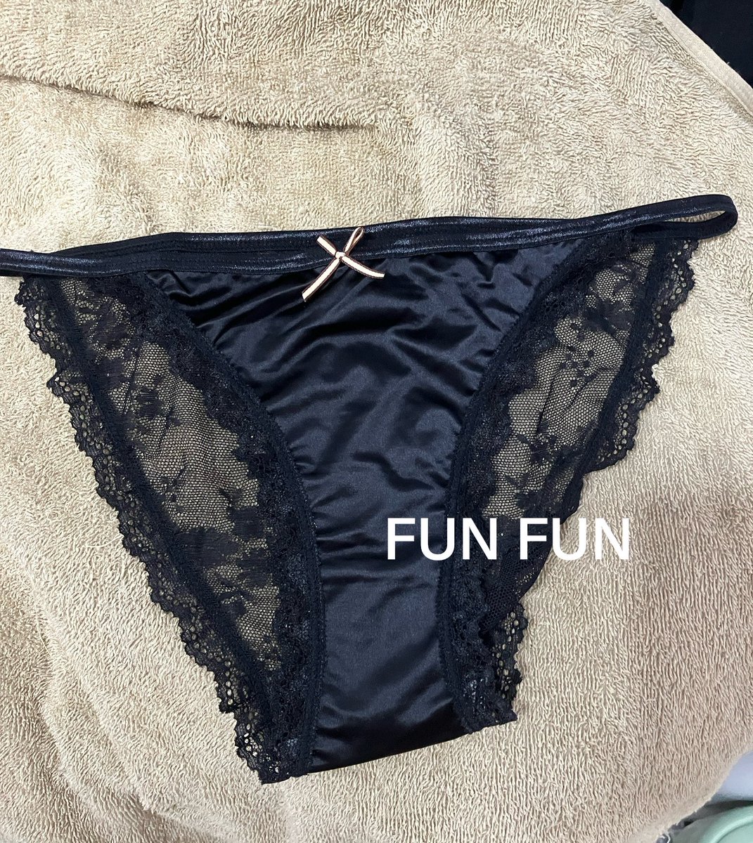 FunFunMan69's tweet photo. สีดำ ตัวนี้ว่างอยู่ คิวใส่ว่างแล้วตอนนี้ไม่ต้องรอ 🥰🤭🥰🤭#คู่แท้ #คู่ไม่แลก #คู่40 #กกนใช้แล้ว #กกนใส่แล้ว #กางเกงในใช้แล้ว #กางเกงในใส่แล้ว https://t.co/3l2Q29r0v2