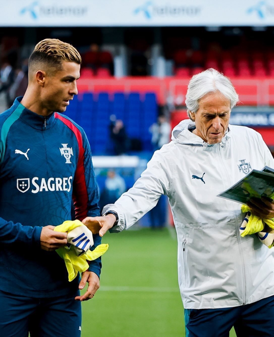 centregoals's tweet photo. 🚨🚨🎙️| Piers Morgan on Jorge Jesus: 

"The Portuguese Ten Hag.”

“He wants to make a name for himself by playing the tough guy, trying to humiliate Cristiano with shocking disrespect." 😳🇵🇹 https://t.co/A7ROMUTp8C