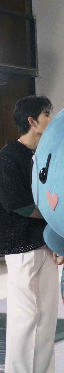 pondfvr's tweet photo. that’s his baby 😭 https://t.co/Va7cIq4zO3