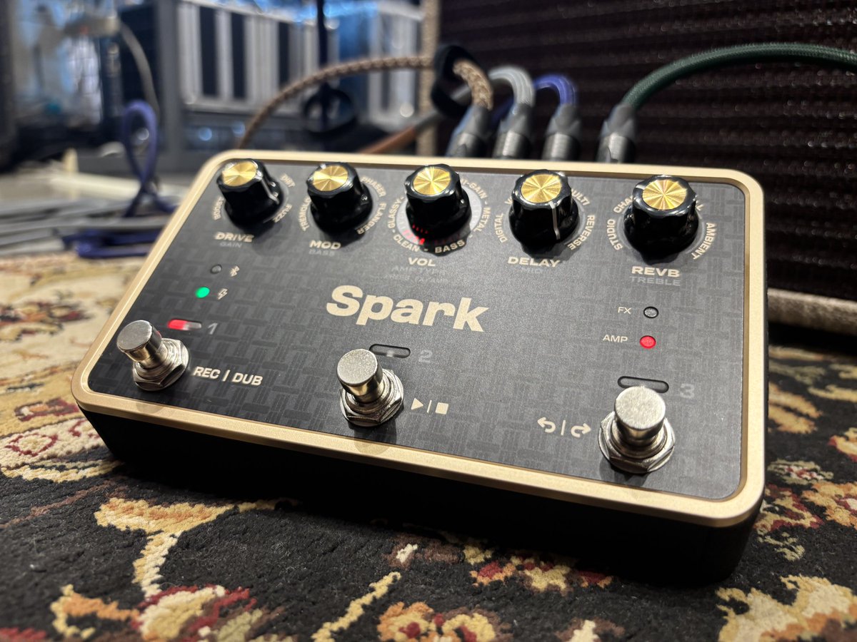 shima_kashiwa_h's tweet photo. 【#入荷情報🎛️】　
Positive Gridより、新たなスマート・マルチエフェクター「Spark Pedal」が入荷しました！！

エフェクターとしてだけでなく、アンプリグやルーパーとしても使える万能な一機！
是非、店頭でお試しください！
#PositiveGrid #島村楽器 https://t.co/jDgX11EY6A