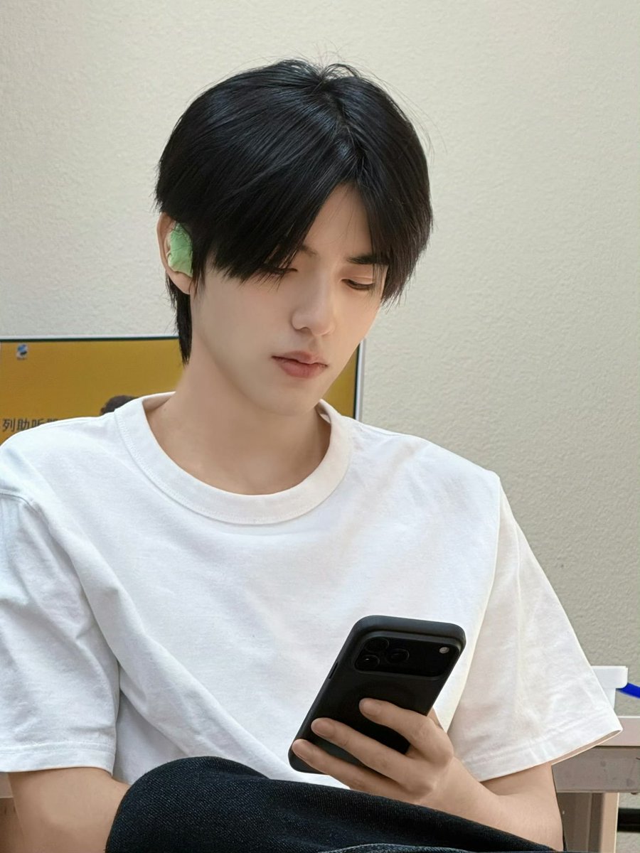 8filcp's tweet photo. 피피다 인이어맞추고 폰바껐네 저번라이브때 어쩐지 폰이 다르더라!!!
#Shuyuan #淑元 
#OllieYuan #TianYuan #天元99 https://t.co/f9i6E9RYHi
