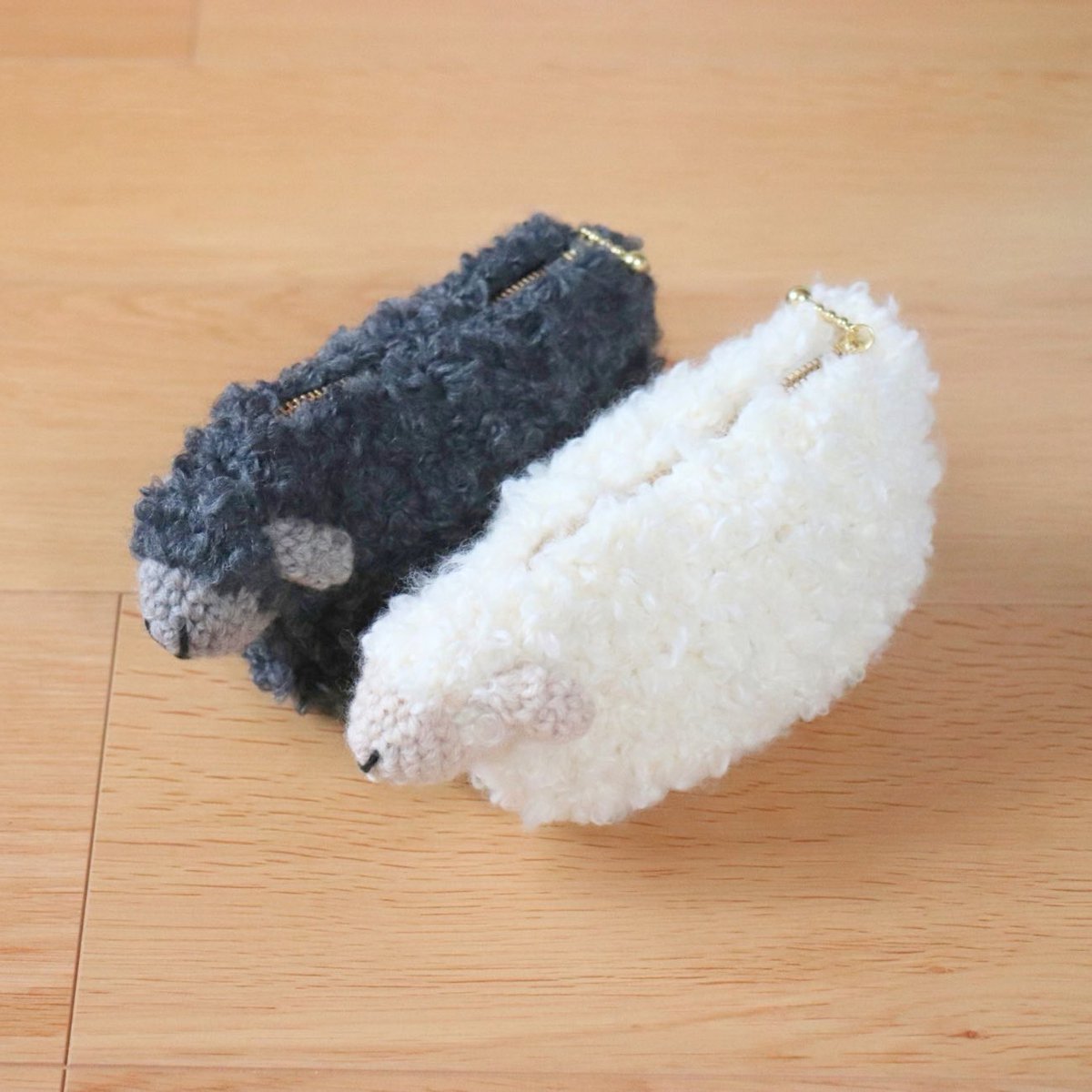chima_taki's tweet photo. モコモコの毛糸で、ひつじの横型ポーチを編みました🐑

ひつじにそっくりの毛糸を見つけたら、編まずにはいられない…🥹 https://t.co/Q0hqeAM8iA
