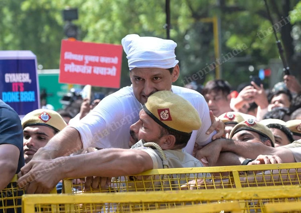 DeependerSHooda's tweet photo. लोकतंत्र को हारने नहीं देंगे 🇮🇳

वोट चोर, गद्दी छोड़! आज📍दिल्ली में वोट चोरी के विरोध में प्रदर्शन...

@RahulGandhi @kharge @priyankagandhi @kcvenugopalmp @SanjaySDutt @raonarenderinc @INCHaryana @INCIndia https://t.co/QCg45AotcE