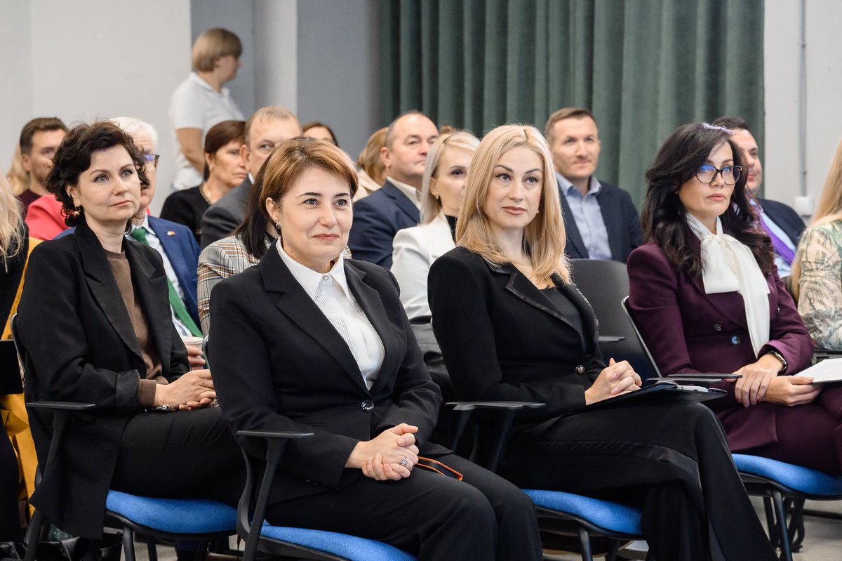 MihaiPopsoi's tweet photo. 🇲🇩🇪🇪Visited Bălți alongside my friend @Tsahkna.  We launched IMPACT North, supporting communities in northern Moldova to develop projects in line with EU standards and funding mechanisms. We also met with students to discuss Moldova’s EU path and Estonia’s experience. https://t.co/0936GCsFYG