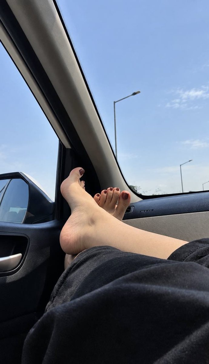 Dema_1120's tweet photo. عشقي الحركه ذي في الظهر🥵 https://t.co/B0UVpWpVWd