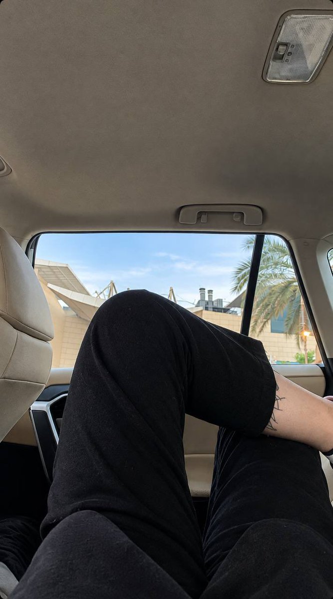 Dema_1120's tweet photo. عشقي الحركه ذي في الظهر🥵 https://t.co/B0UVpWpVWd