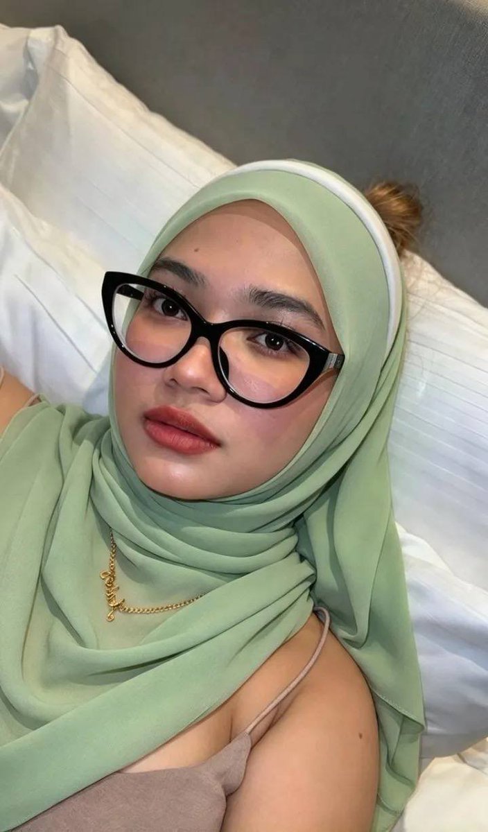 simeulasi's tweet photo. nk bird bird melayu boleh? 🤭
#awekmelayu #malaysia #awekcun #awektudung https://t.co/2Hr2ivBtYa