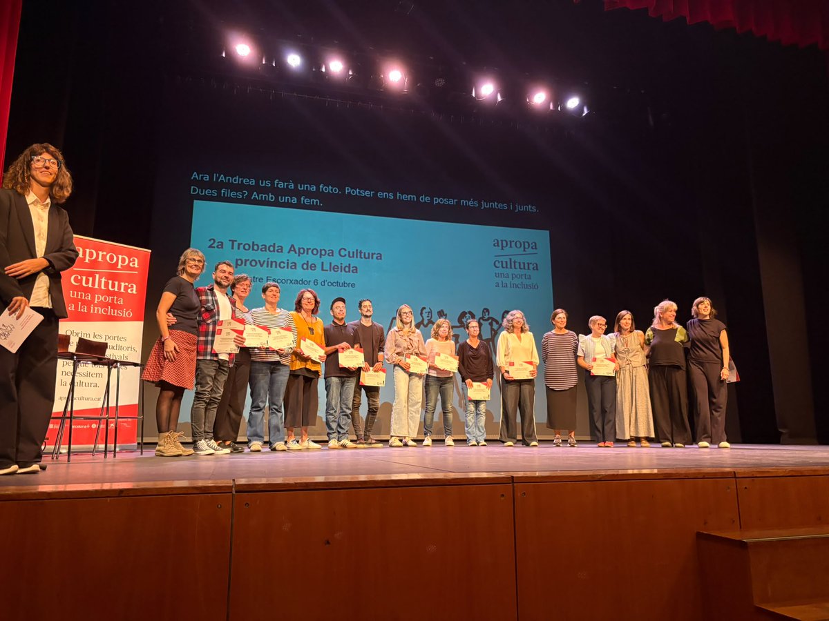 IEILleida's tweet photo. La vicepresidenta @niarufach ha participat en la segona trobada d’#ApropaCultura, al Teatre Municipal de l’Escorxador.

🫂 Una jornada per compartir experiències i reflexionar sobre com reduir barreres i avançar cap a una cultura més propera, oberta i accessible per a tothom. https://t.co/63prqSPCre