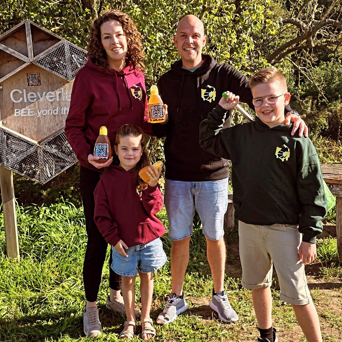 Crypt0Cj's tweet photo. What a amazing project @BeezHiveNFT we got our first batch of Honey and its amazing you can taste its from mother nature her self the Beez did a great job this year ❤️🐝 thanks for this amazing project, community and friendship special thanks to our Master Bee Keeper Xanderz ❤️🐝 https://t.co/bX8vq6UZqK