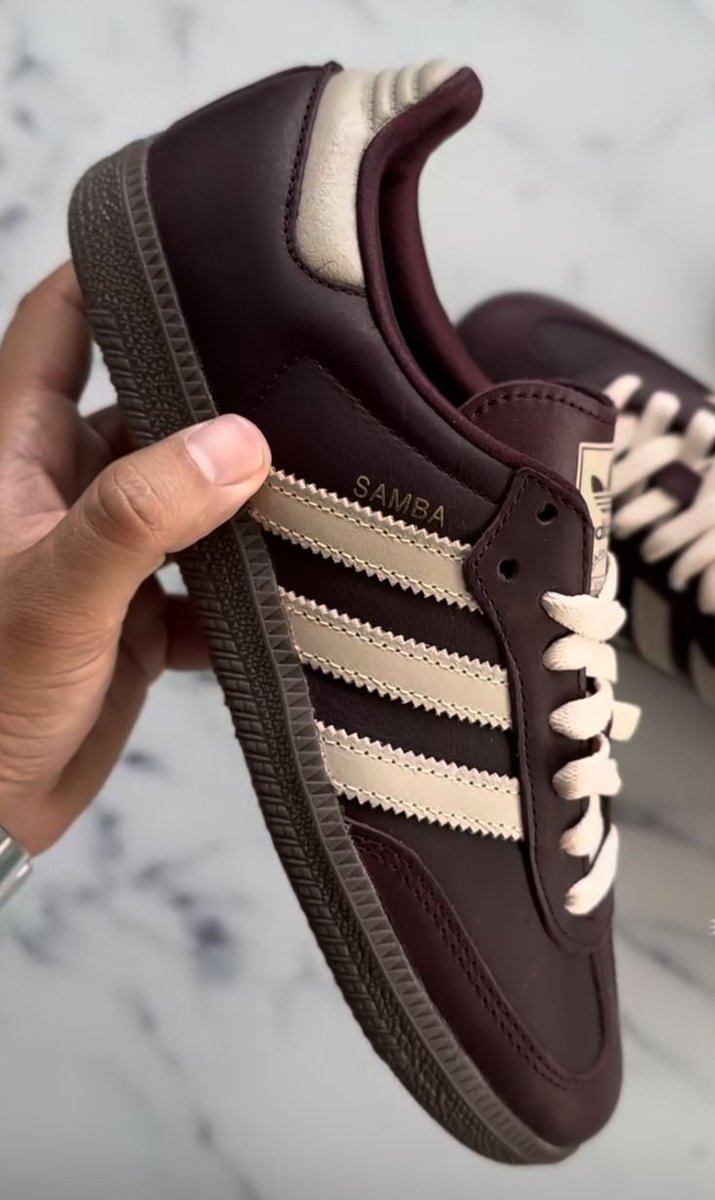 Bllury's tweet photo. samba brown Adidas https://t.co/w5k3USNLEA