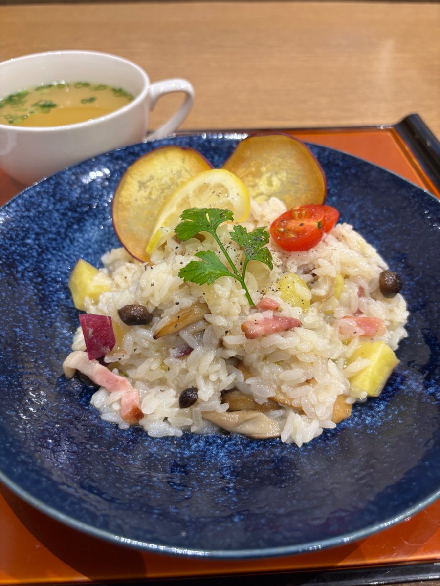 h__xyz's tweet photo. すすき野湯けむりの里でサ活🧖
サ室の修理で間が空き
久々に体感は良し👍

サ飯は秋メニューが始まり😋
紅ハルカと4種キノコのリゾット！

良い季節ですな〜🍂

#すすき野湯けむりの里
#サ活
#サ飯 https://t.co/4nKggW1kpx
