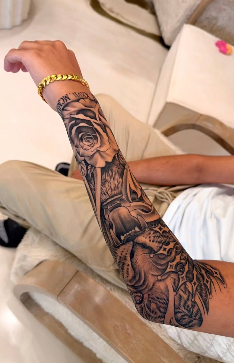 seanrobertxvx2's tweet photo. 🖤 Ink with meaning. Art with purpose.
Custom tattoos, bold details &amp; original designs.🐺🌹

📩 Bookings &amp; consultations:
Message me on Telegram:https://t.co/gmzt8XWTqd

#TattooArtist #CustomTattoo #TattooArt #BlackAndGrey #Ink #TattooDesign https://t.co/FJPzCg7QwO