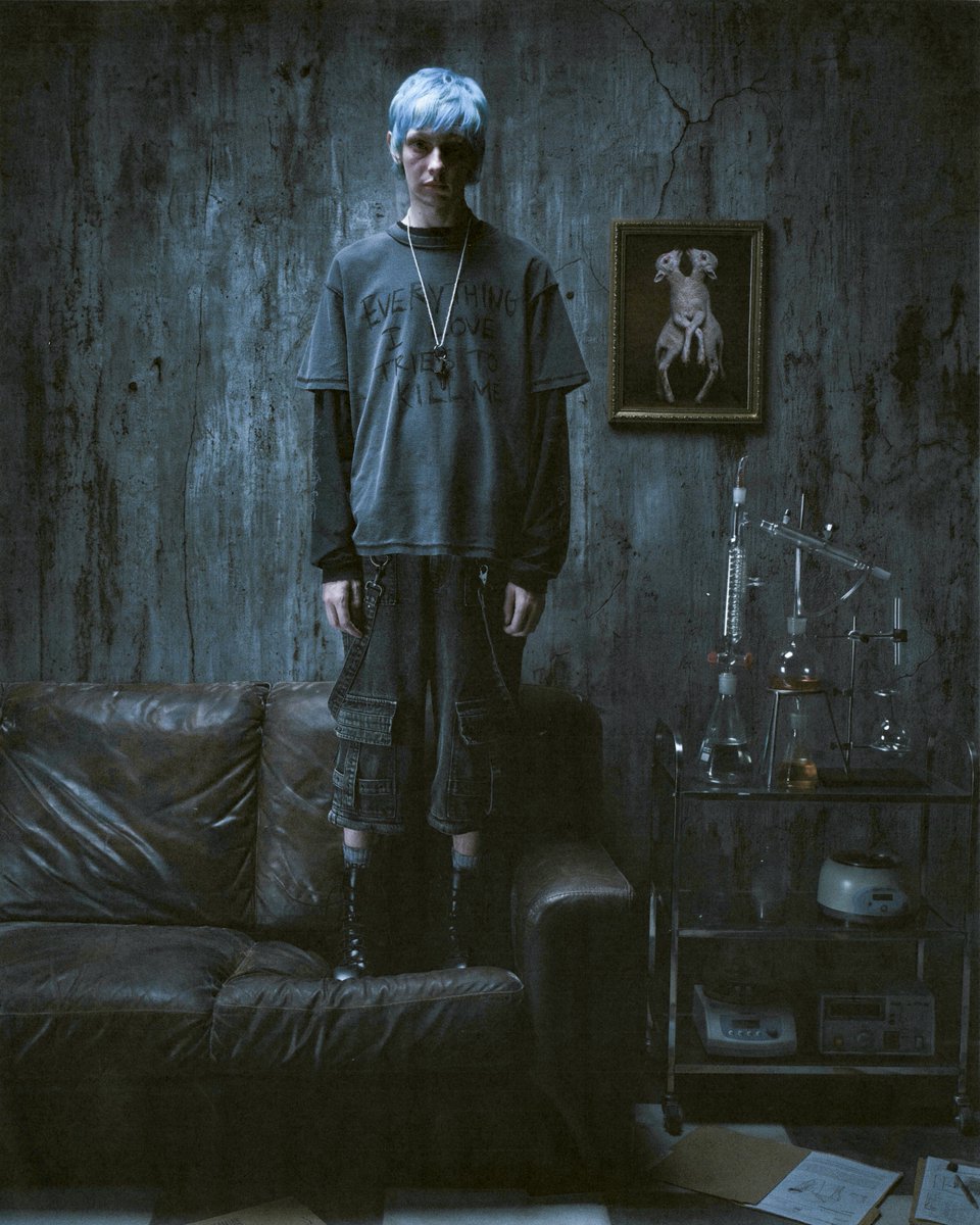 DropDeadUK's tweet photo. everything i love tries to kill me https://t.co/LwiGla4NQ2