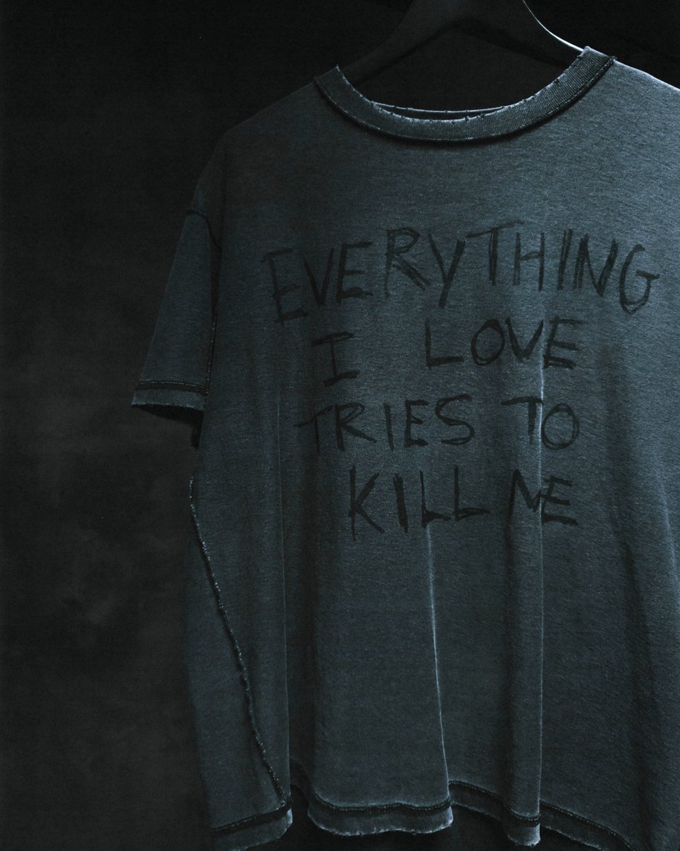 DropDeadUK's tweet photo. everything i love tries to kill me https://t.co/LwiGla4NQ2