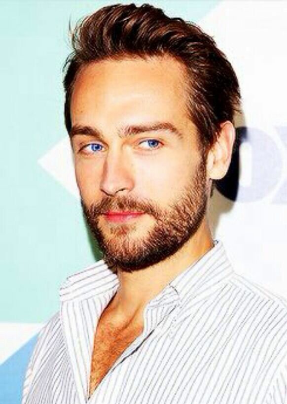 SouthernPamela's tweet photo. #MisonBlueEyesTuesday #TomMison @littlione @virtue2 @GoldCntry_Laura @GloGruffudd @hoggard_sharon Good morning girls, beautiful day here today, sunny , 74 &amp; breezy.  Wishing you all a wonderful day &amp; nice weather to enjoy . https://t.co/yrtbqev7rH