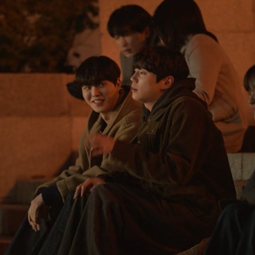 muziqis's tweet photo. november 18 is kang pio's birthday and mr fake idgafer was busy asking choi jeongyo out on a date 😭 https://t.co/ovRWtLj6ET