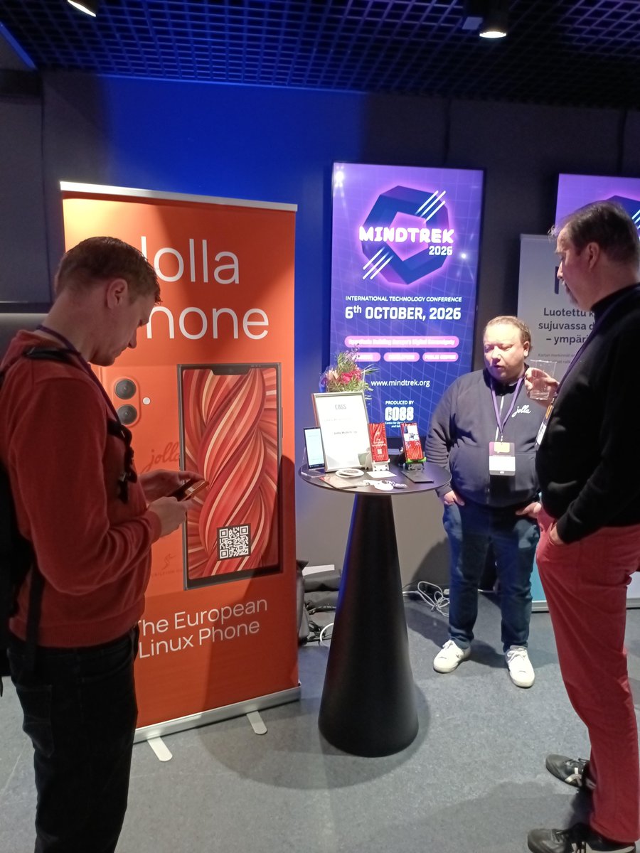 JollaHQ's tweet photo. Jolla received the Open World Hero 2026 recognition from @cossfi today at @MindTrek_ in Tampere. 

This is great recognition, not only of our work but of the whole open Sailfish community.

To everyone who has built, ported, tested and believed in Sailfish OS over the years: this one belongs to you ❤️

Link to the news: https://t.co/xAq4S5QqjS (In Finnish 🇫🇮)

(Photo: Konsta Lattu)

#Jolla #SailfishOS #DigitalSovereignty #PrivacyFirst #CommunityPowered #European #COSSFI #OpenWorldHero #Mindtrek26