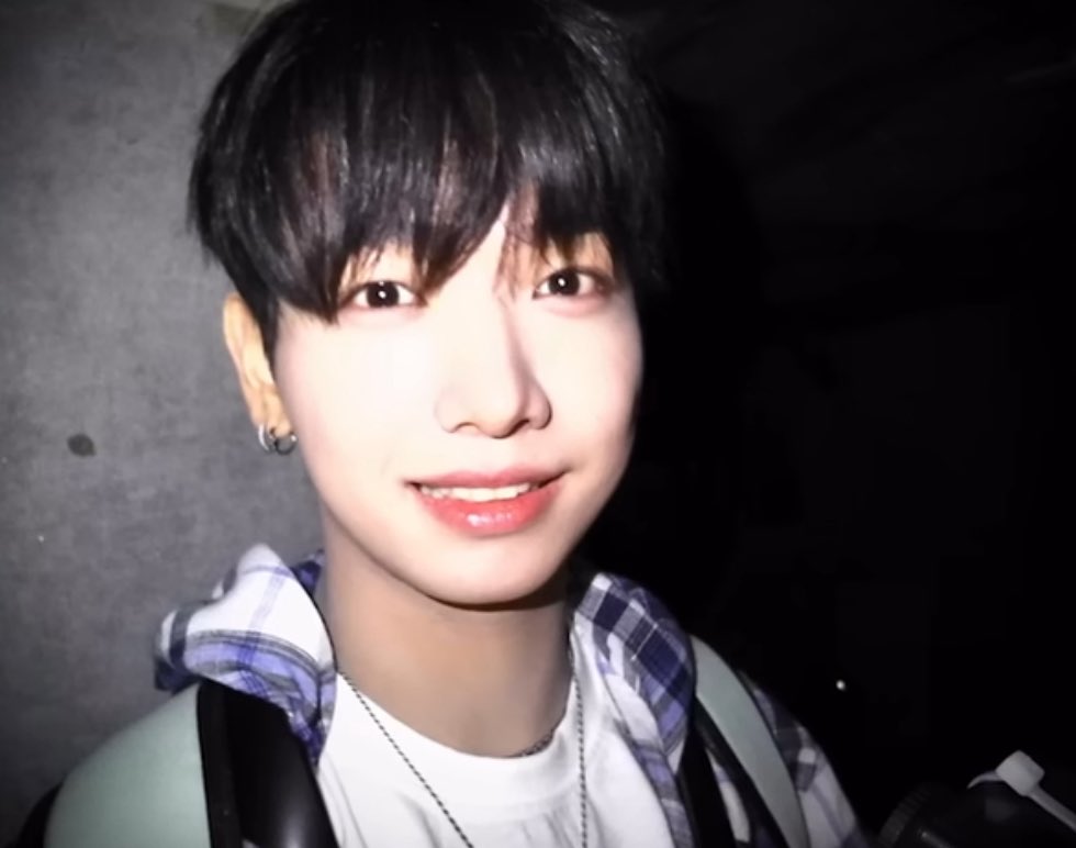 rxttvs_'s tweet photo. 우리 똥개 사랑해 줄 시간도 모자라 https://t.co/Z9EeyeeqU1