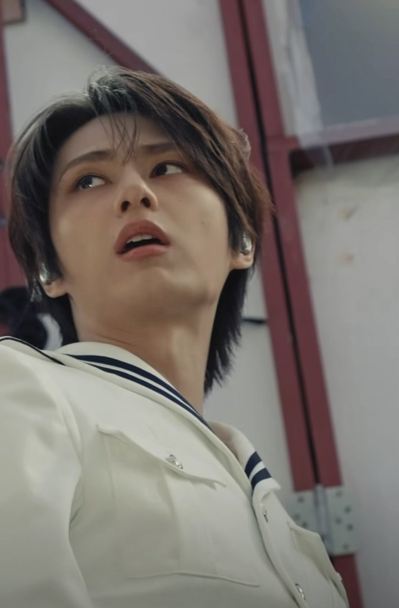 moontomeetyou's tweet photo. not a single bad angle https://t.co/7ZfIdHn6nc