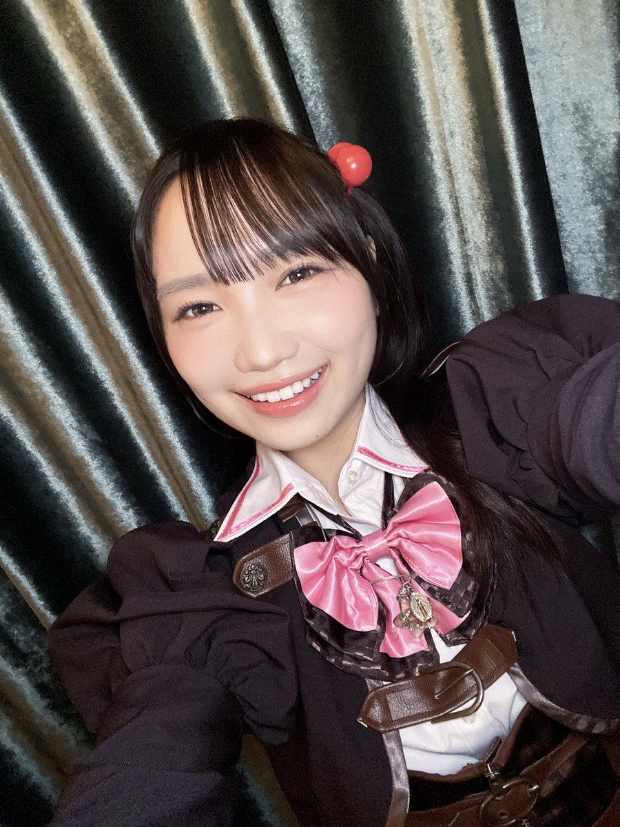 yuda_himawari's tweet photo. 舞台「アサルトリリィ×私立ルドビコ女学院~白薔薇のパスカ~」
ビジュアル撮影してきました！

久々のルド女の制服！赤いボンボン！オメダイにチャーム！
ワクワクが止まりませんでした😳🎀

芽衣ちゃんとして、また皆さまに会えるその日まで楽しみにしてます！

#アサルトリリィ #ルド女 https://t.co/jKa7zxkdkC