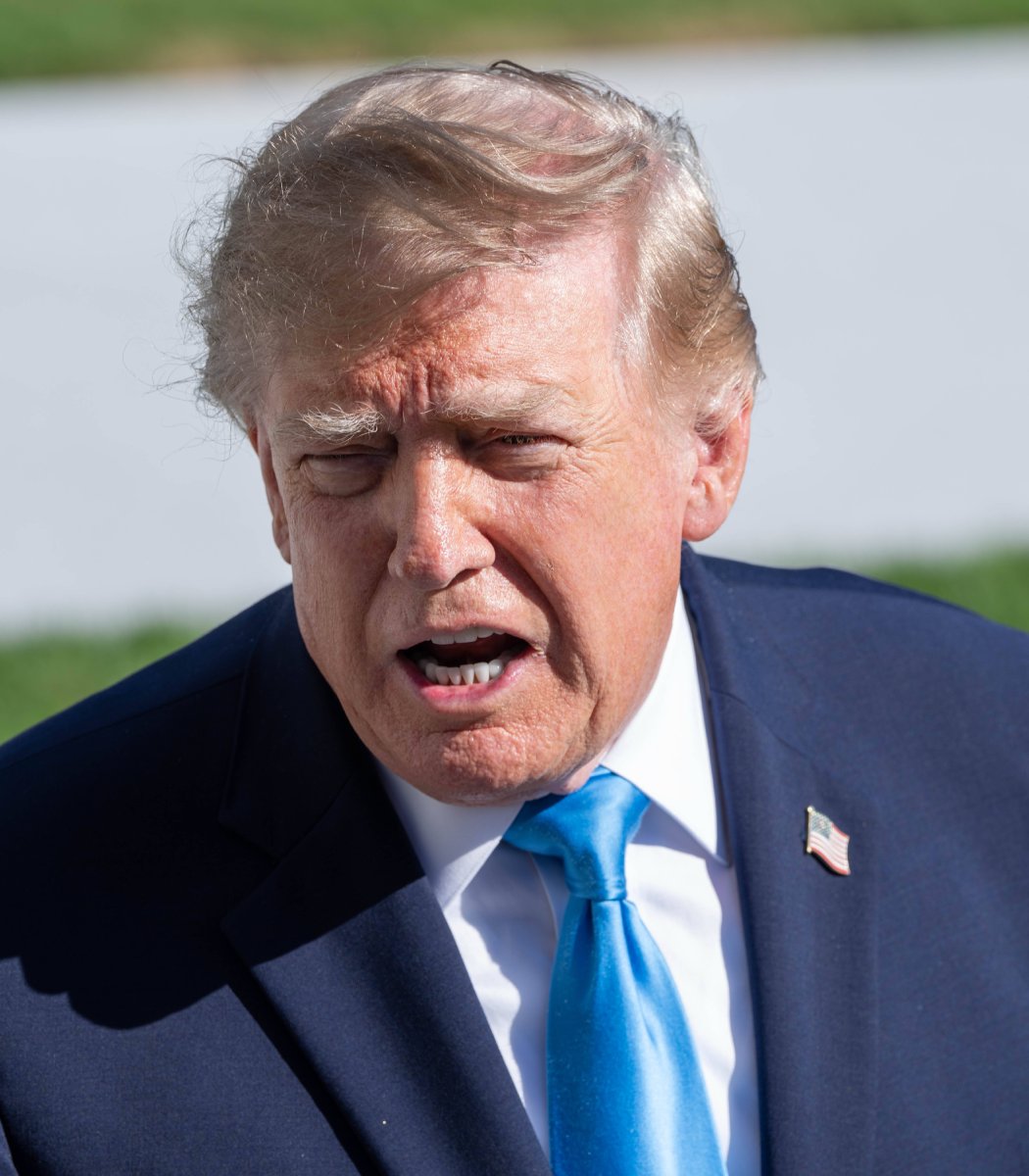 pubity's tweet photo. Donald Trump has suggested letting Iran "take out" Los Angeles or San Diego.

In his opinion, "this a very small price to pay" for the war. https://t.co/8InUnHMdNn