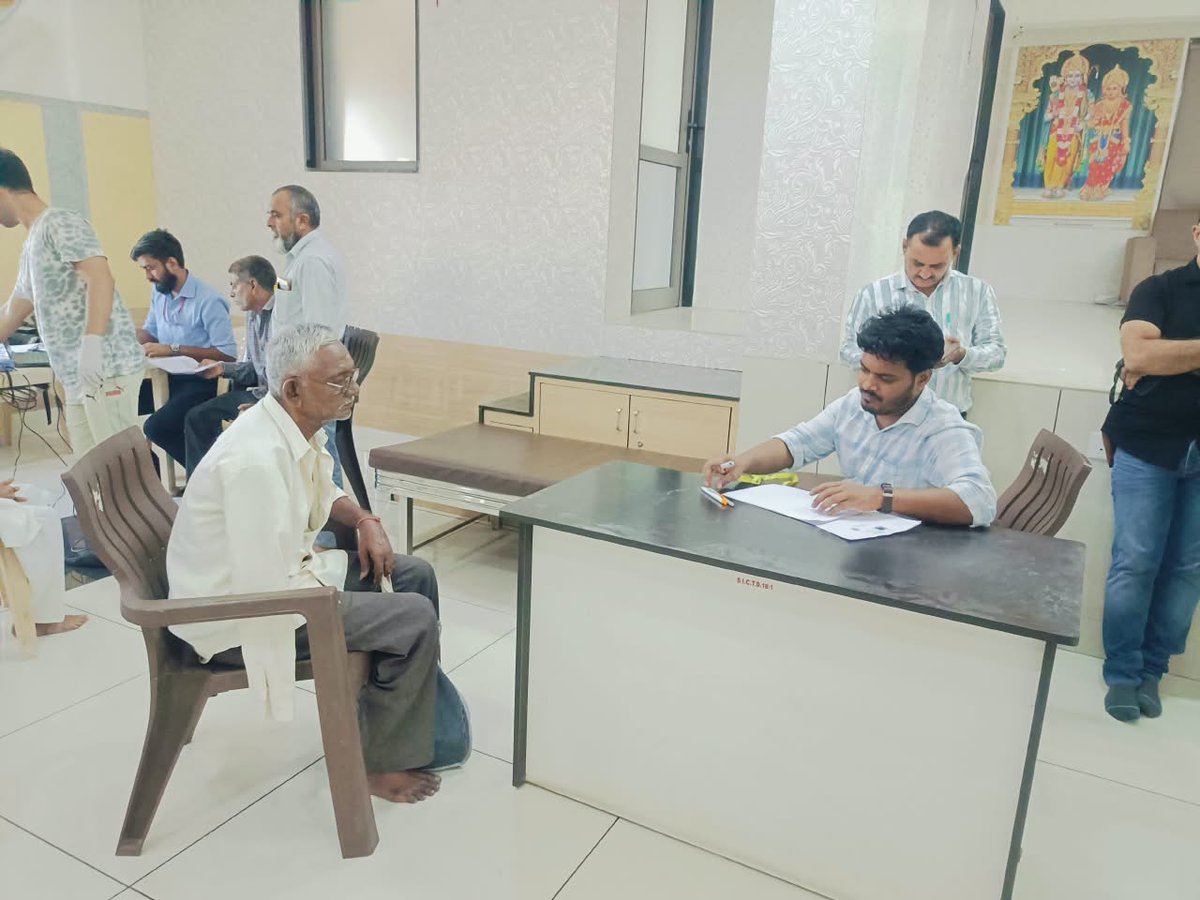 SdoMorbi's tweet photo. તા.૩૦/૦૯/૨૦૨૬ ના રોજ શ્રી સ્વામિનારાયણ મંદિર, શનાળા રોડ,મોરબી ખાતે જિલ્લા સમાજ સુરક્ષા કચેરી મોરબી તેમજ એલિમ્કોની ટીમ દ્વારા દિવ્યાંગો માટે એસેસમેન્ટ કેમ્પ (કૃત્રિમ હાથ/પગનો ફ્રી કેમ્પ) નું આયોજન કરવામાં આવેલ હતું. https://t.co/NxT93U8zZ0