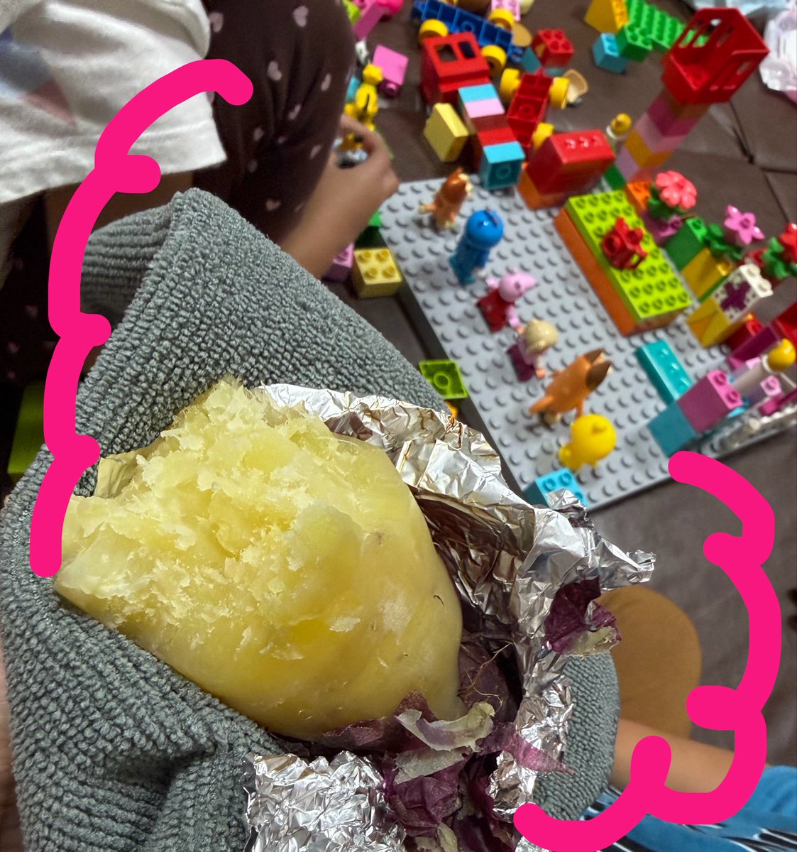 airi416's tweet photo. まず、焼き芋🍠にしてみた。

さつまいも🍠食べるの、わたしだけかもしれない、、、？？
さつまいも🍠太りしちゃいそう。🥹 https://t.co/fGjSMpCDk8