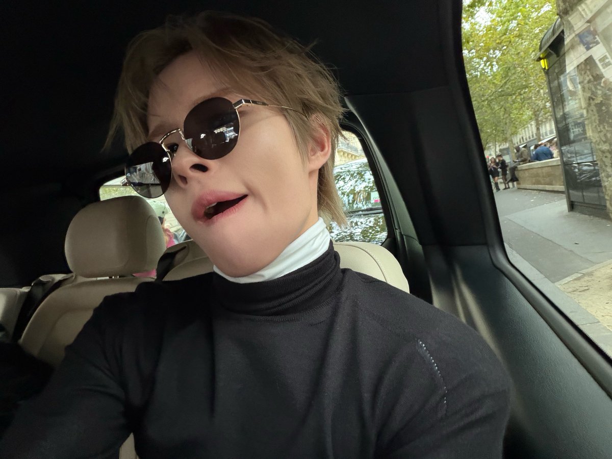 Dd01ll's tweet photo. 떴다 오빠😎 https://t.co/LCdT0dKFIc