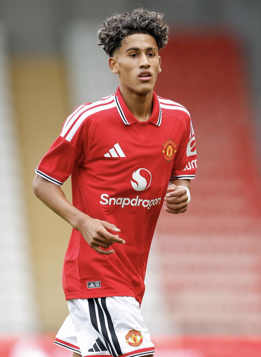 centredevils's tweet photo. 🚨🚨| NEW: JJ Gabriel’s agent Ali Barat works for the same agency that negotiated Denzel Dumfries’ move to Real Madrid. If he leaves for a foreign club, Manchester United want £300,000 in compensation. [@marca] https://t.co/oT5GqaxLMJ
