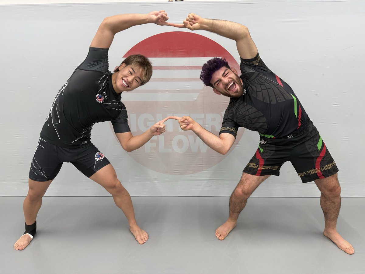 makoto0705mma's tweet photo. フュージョン⚡️👑⚡️
@ShortyTorresMMA https://t.co/JGNE4K4ewg