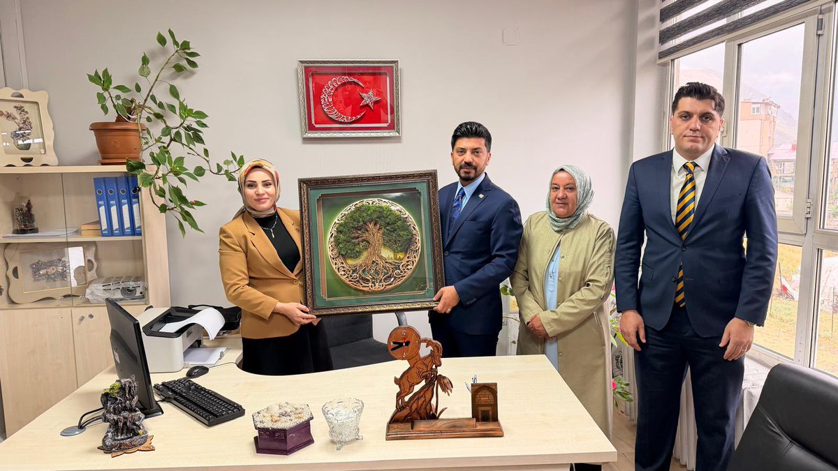 Akkadin_Hakkari's tweet photo. 📍 Hakkâri

Hayat Boyu Öğrenme Genel Müdürümüz Sayın Dr. Emre Topaloğlu, Vali Yardımcımız Sayın Bilal Çelik ve İl Kadın Kolları Başkanımız Sayın @GunesHyv ile birlikte 

Aile Destek Merkezi’ni (ADEM) ziyaret ederek kadınlarımızla bir araya geldi. https://t.co/EyW2gQH0pD