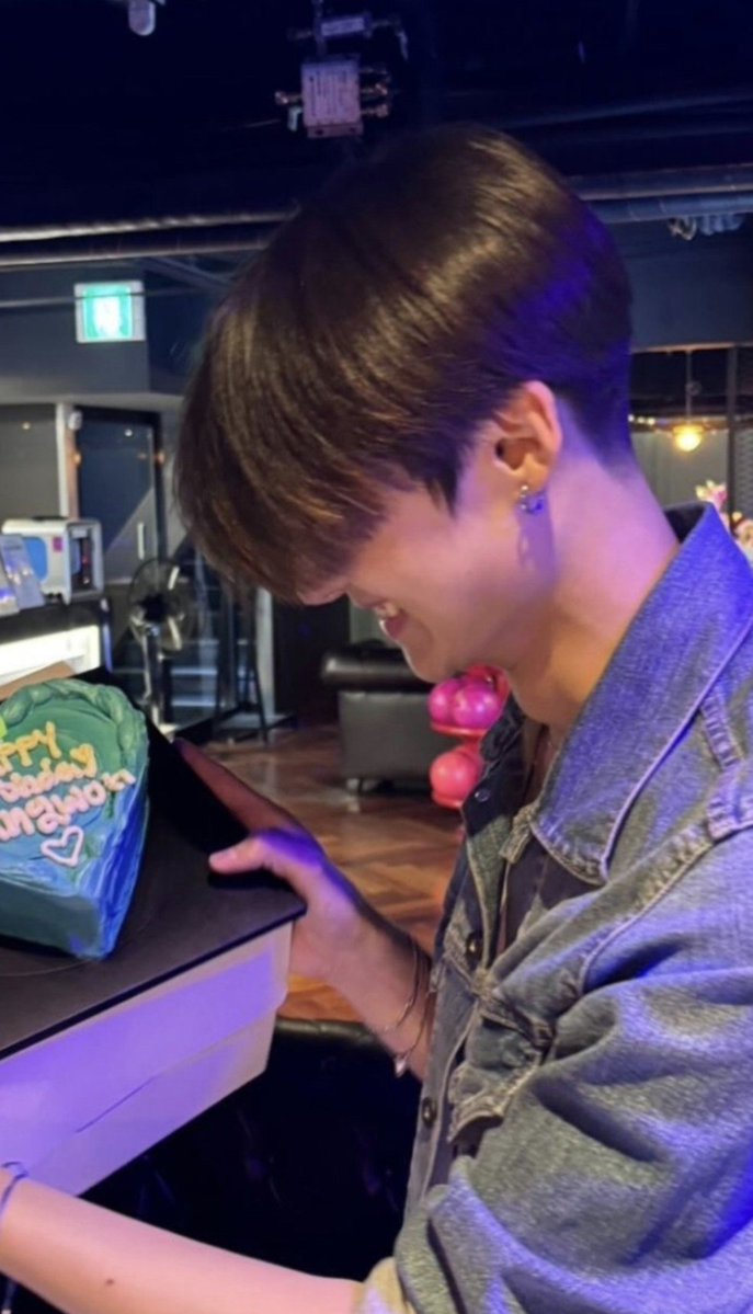 leeeeeddang's tweet photo. 웃는 얼굴 진짜 아기 같구 나까지 기분 좋아지네 https://t.co/VAdoAt1Kha