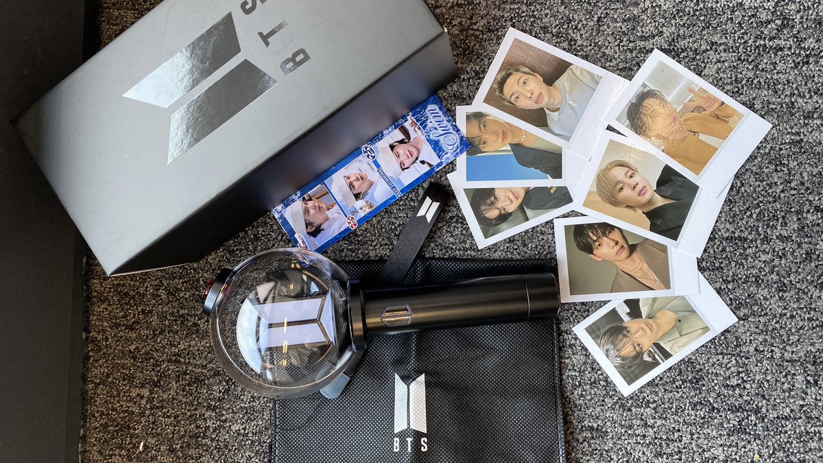 Manggomilk18_'s tweet photo. H-81 
FINANLLY, MY ARMY BOMB ARRIVED ✨🥹 https://t.co/LVjhtCBaVB