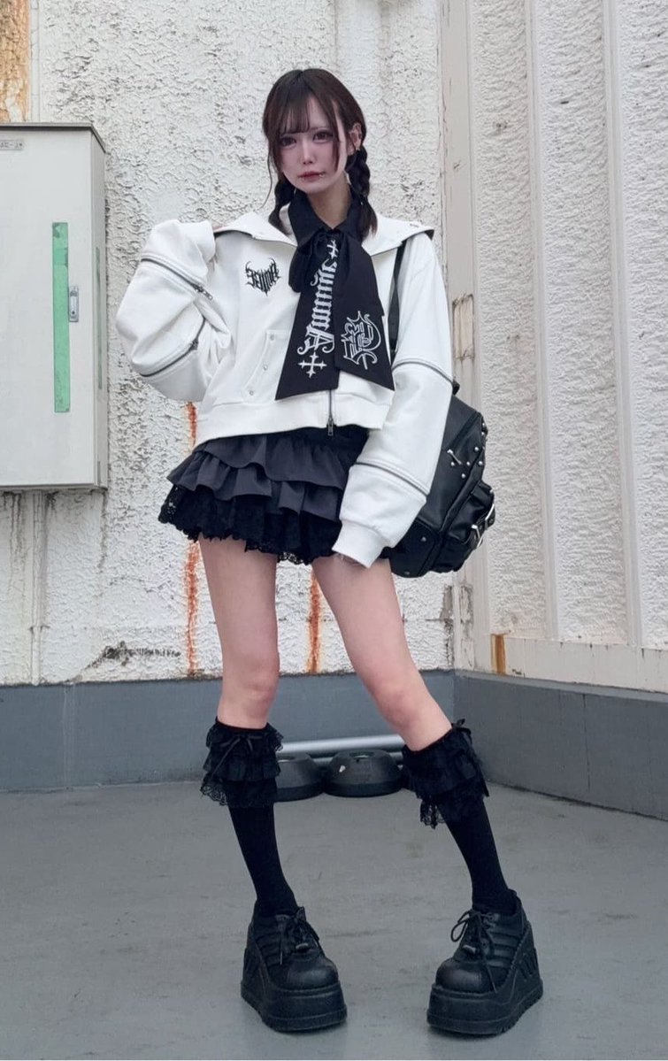 OfficialAmilige's tweet photo. スタッフも愛用してるこのスカート
コーデの参考にしてみてね🫶

https://t.co/5eCEVd70Qd https://t.co/HAudDM4TYJ
