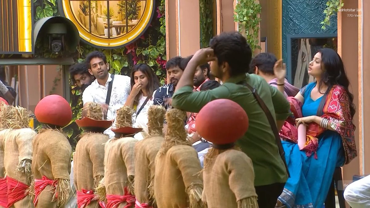 ganesh_Naidu_6's tweet photo. 1 vs all 🤙🔥

#RohitNaiduPatnam 
#BiggBossTelugu10 https://t.co/Zrx1Q5KLe4