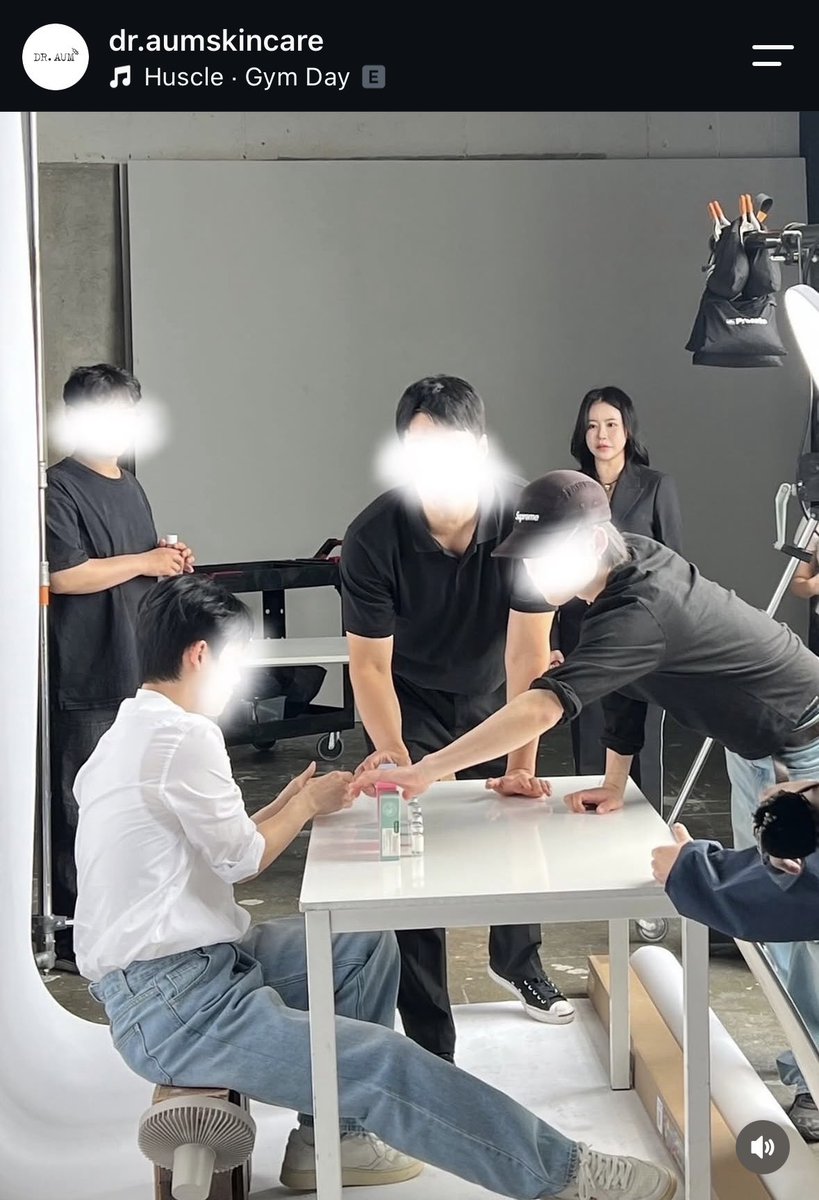 saltkmi's tweet photo. 【日本語訳】抜粋
Final Lookがどれほど素敵に仕上がるのか、ぜひ楽しみにしていてください。 Coming Soon......
準備ができている人は、ぜひ楽しみに待っていてください！

スヒョン씨かな？
#김수현 #kimsoohyun #김수현 https://t.co/yemte2V0QT